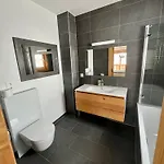 Appartement 3 Bedroom Modern Alpine Escape