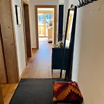 Appartement 3 Bedroom Modern Alpine Escape