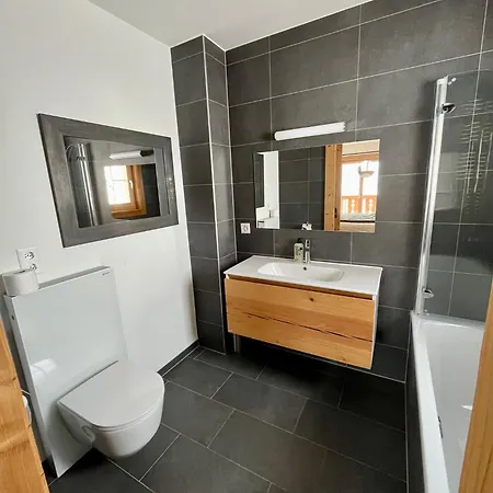 Apartamento 3 Bedroom Modern Alpine Escape