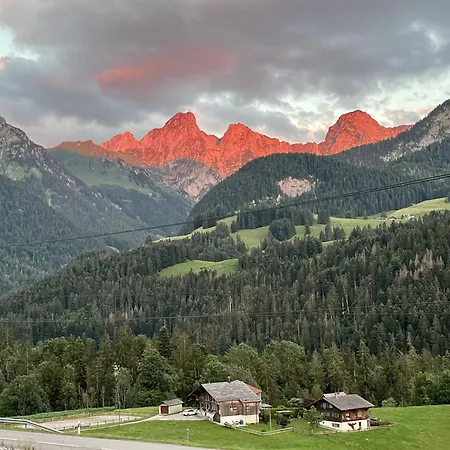 3 Bedroom Modern Alpine Escape Lejlighed