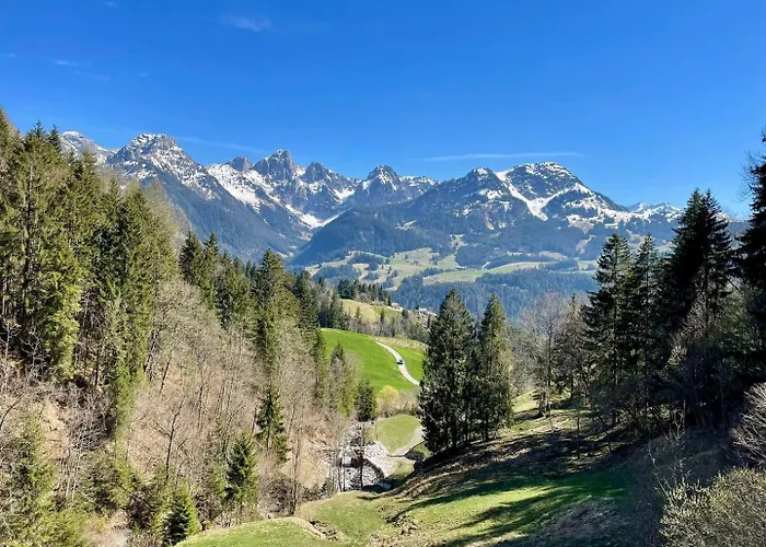 Apartament 3 Bedroom Modern Alpine Escape *