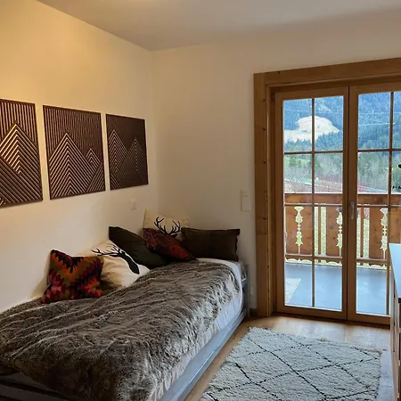Apartment 3 Bedroom Modern Alpine Escape *
