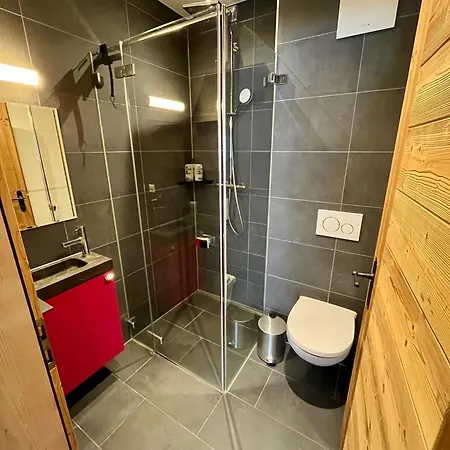 3 Bedroom Modern Alpine Escape Apartment