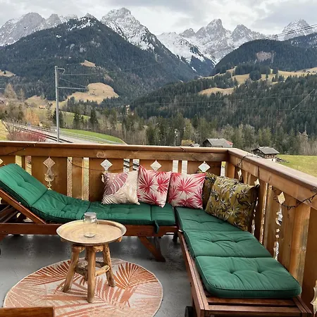 3 Bedroom Modern Alpine Escape Apartment *