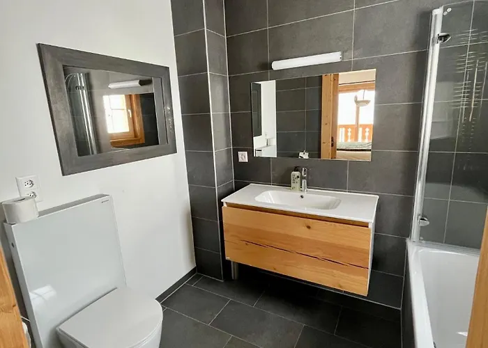 Appartement 3 Bedroom Modern Alpine Escape