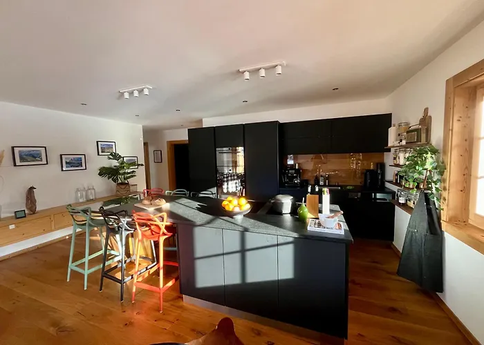 3 Bedroom Modern Alpine Escape *